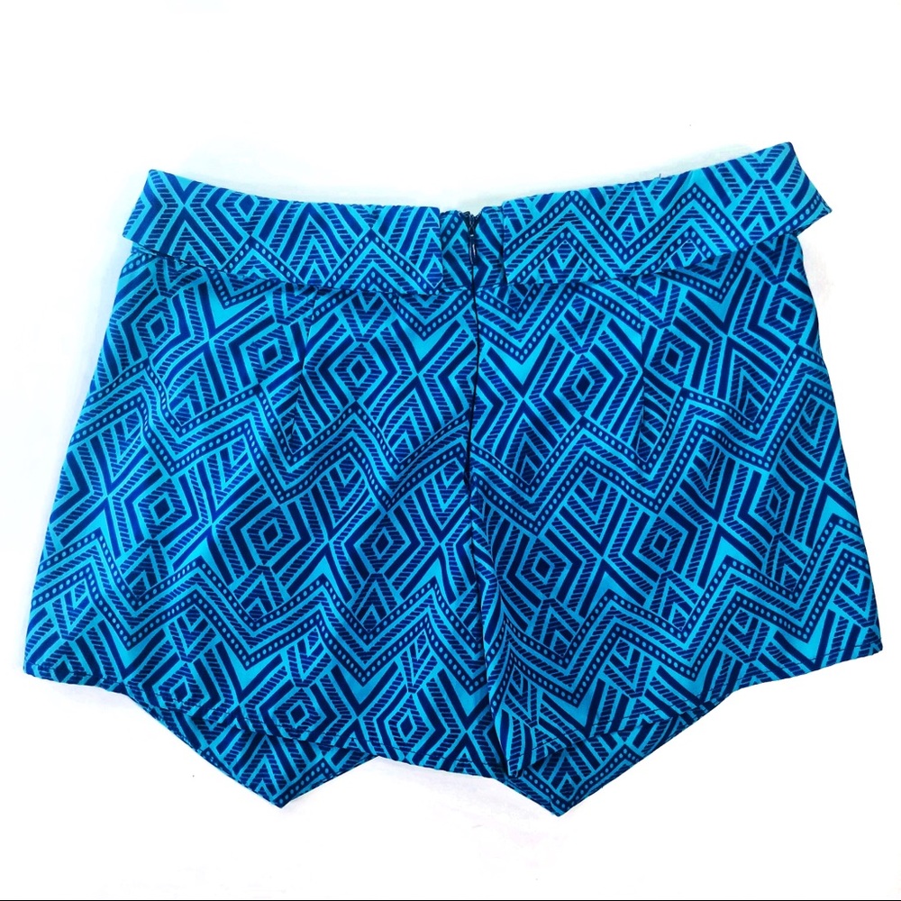 Forever 21 Patterned Envelope Skort Shorts - Picture 4 of 4